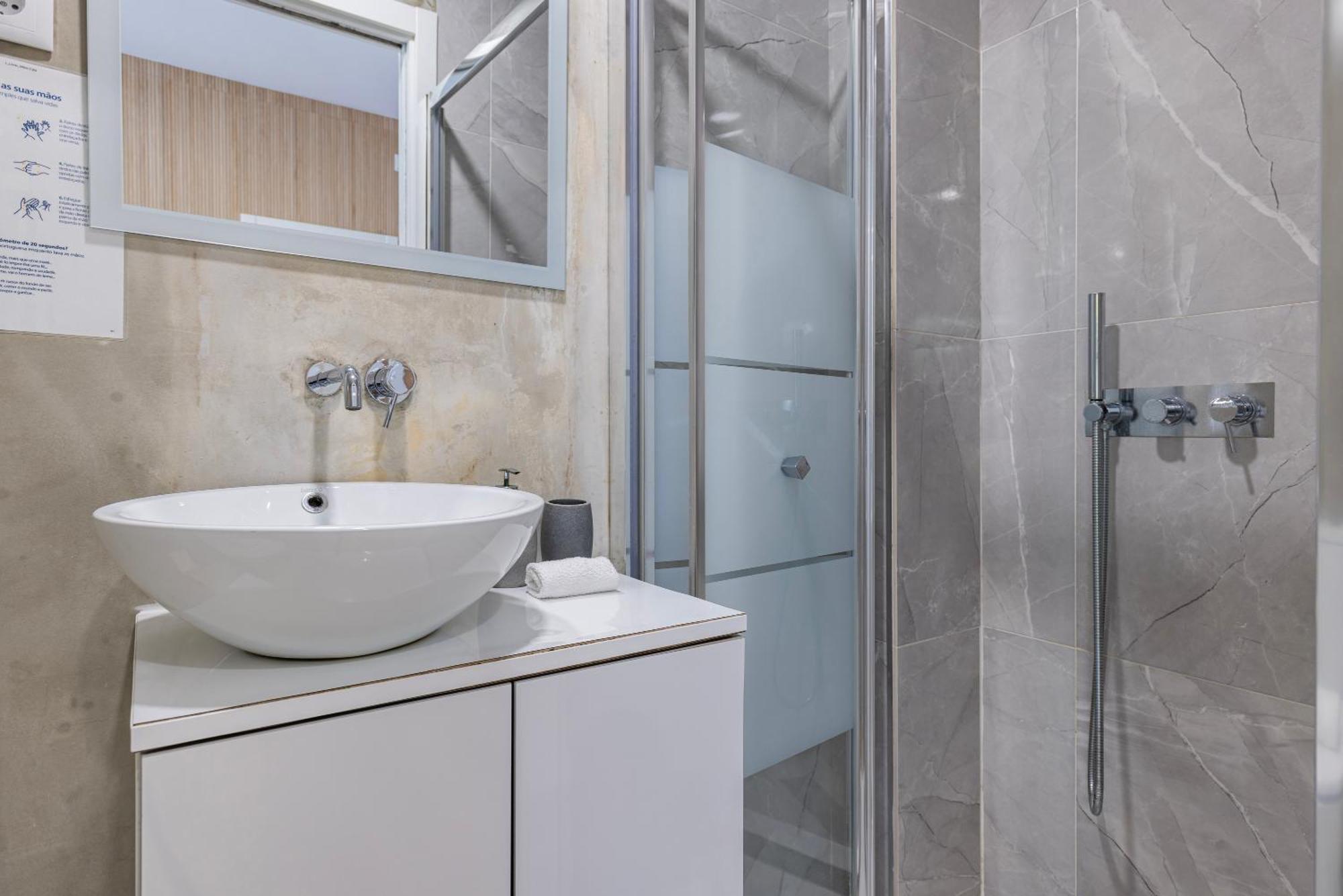 Apartamento Moderno Com Terraco Lisbon Exterior photo