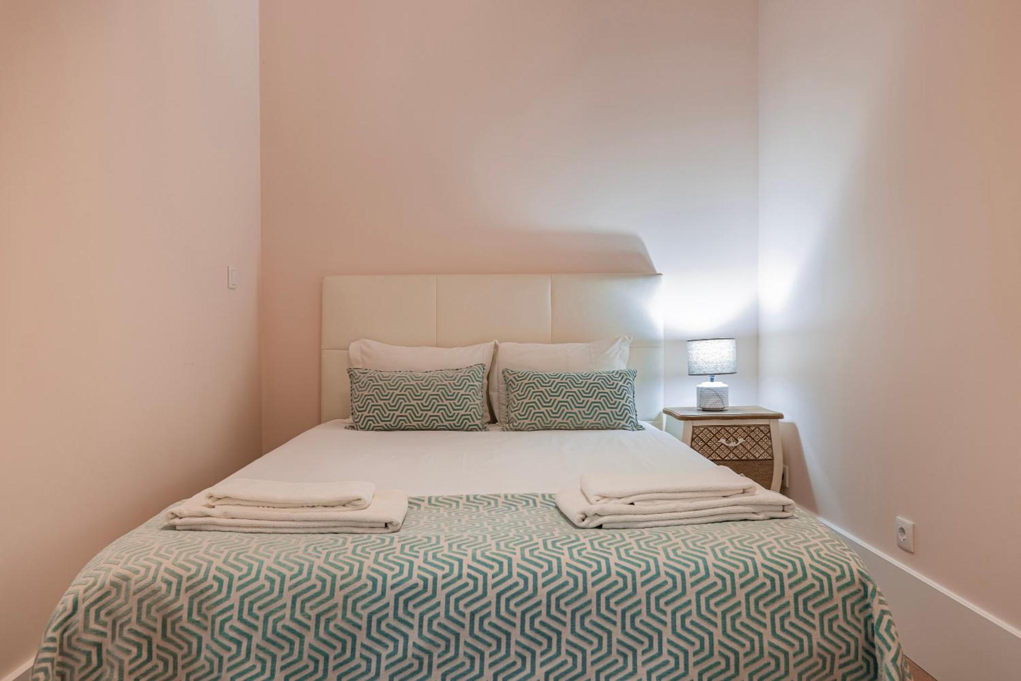 Apartamento Moderno Com Terraco Lisbon Exterior photo